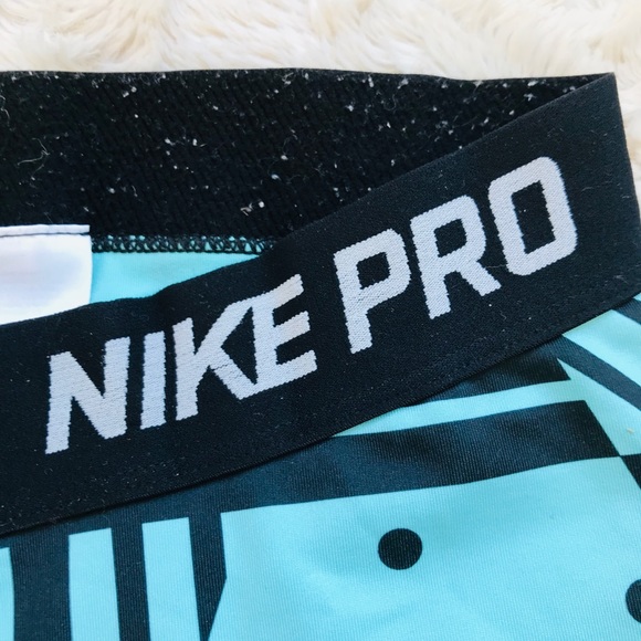 Nike Pro Polka Dot Geometric Capris - Picture 4 of 4